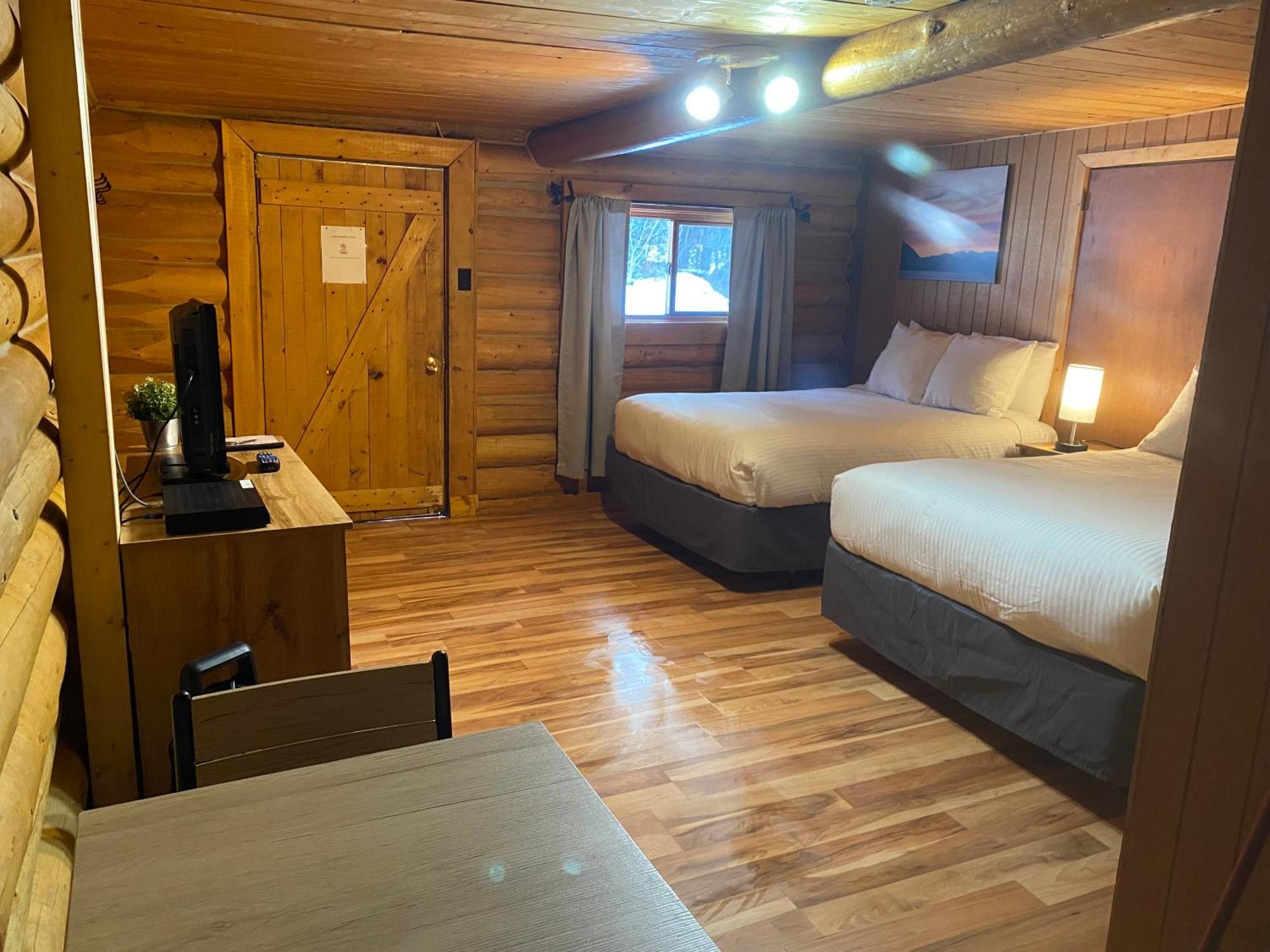 Double G Service Muncho Lake Экстерьер фото
