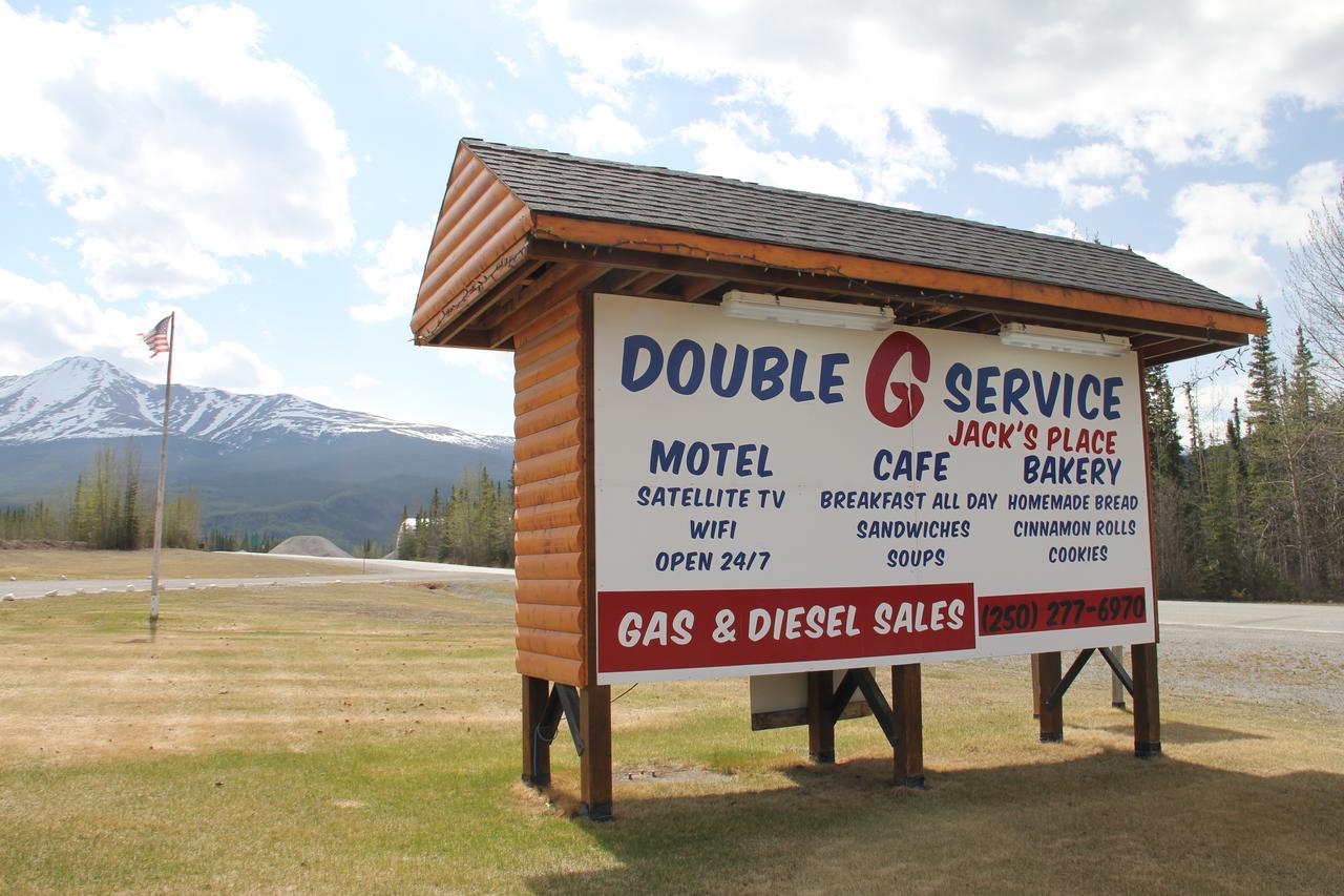 Double G Service Muncho Lake Экстерьер фото