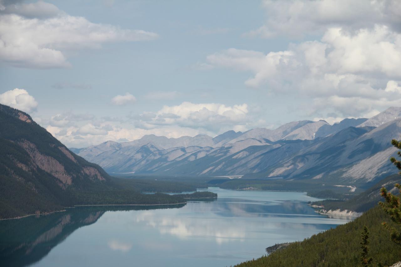 Double G Service Muncho Lake Экстерьер фото